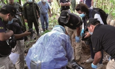 Personal policial en la zona donde encontrando los cuerpos.