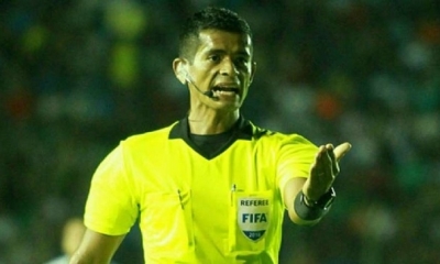 El cruceño Ivo Méndez tuvo un polémico arbitraje en Sucre.