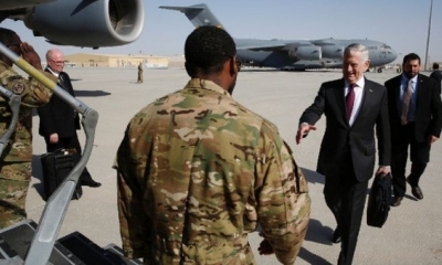 El secretario de Defensa de EE.UU., James Mattis, durante una visita a la base en Yibuti. | Fuente: AFP