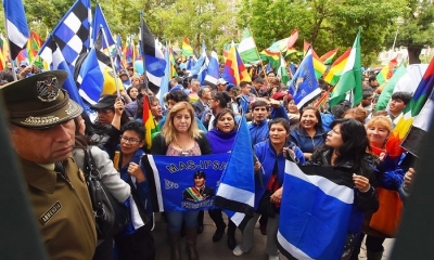 Militantes del Movimiento al Socialismo (MAS) llegaron desde tempranas horas de la mañana de hoy a las puertas del Tribunal Supremo Electoral (TSE)
