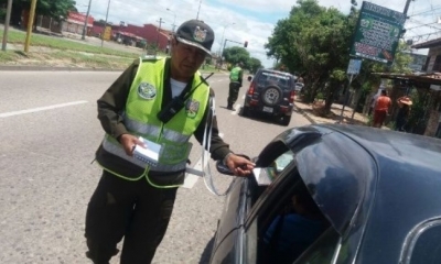 En la primera media jornada se registraron dos accidentes leves. Tránsito pide precaución a los conductores por la cantidad de peatones en las calles