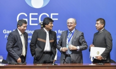 Según Morales, el primer contrato suscrito entre YPFB y las petroleras Repsol, Shell, PAE y las subsidiarias estatales Chaco y Andina