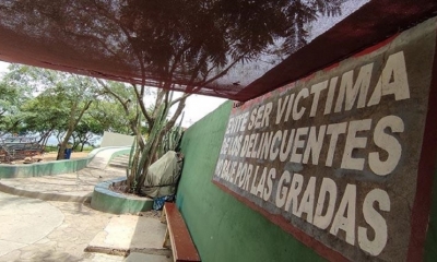 Un letrero alerta de la peligrosidad de subir al Cristo. | Daniel James Un letrero alerta de la peligrosidad de subir al Cristo.