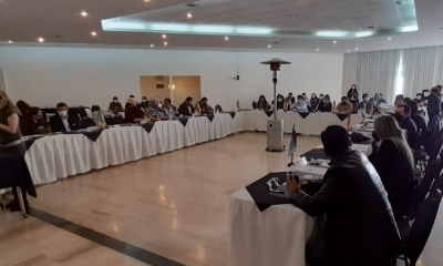 Las autoridades locales en la reunión de Asociación de Municipalidades de Bolivia, ayer. Foto:Alcaldía.