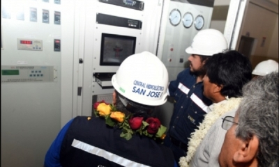 Morales destacó que la nueva planta hidroeléctrica permitirá que la oferta de electricidad suba de 2.100 a 2.155 MW en todo el país