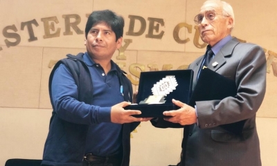 Entrega de reconocimientos a la Diablada Artística Urus en sus 59 años de fundación/Foto. RRSS 