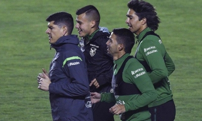 Carlos Lampe en práctica de la selección nacional