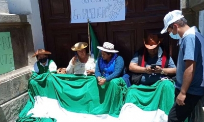Organizaciones afines al MAS bloquea para impedir redistribución del IDH