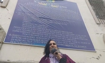 María Galindo en puertas de la cárcel de San Pedro