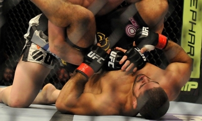 Alan Belcher y Rousimar Palhares durante una pelea de peso medio en Izod Center. Foto: RT