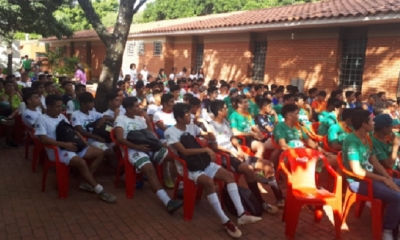 Así recibieron asesoramiento los jóvenes en la  Tahuichi/Foto. Extend 