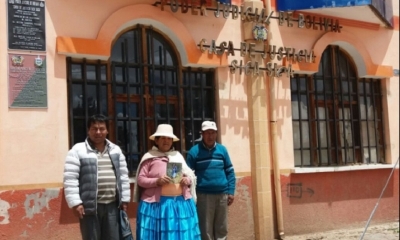 Padres de víctima de feminicidio en Sica Sica.