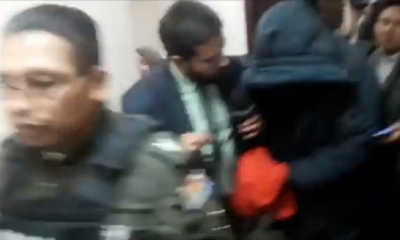 Así ingresaron a  su audiencia cautelar los acusados/Foto. Captura de pantalla 