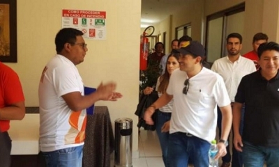 Luis Fernando Camacho y Marco Pumari.