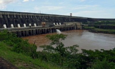 Archivo | Vista de la represa de Itaipú en el río Paraná, en la frontera entre Brasil y Paraguay, el 18 de diciembre de 2015
