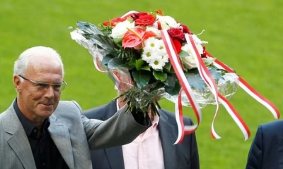 Foto de archivo de Franz Beckenbauer en un homenaje durante la previa de un partido entre Bayern Munich y Werder Bremen por la Bundesliga 