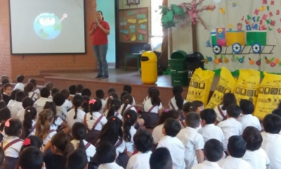 Estudiantes atentos a las clases/Foto. Kreab