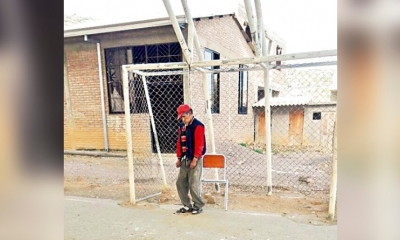 Ató una soga en el travesaño del arco de la cancha polifuncional de una unidad educativa de la zona sur para quitarse la vida