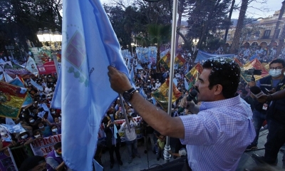 Manfred Reyes Villa frente a una concentración de sus seguidores. Foto de archivo: APG.