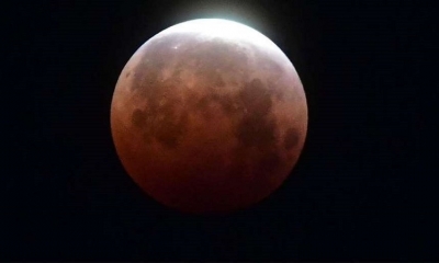 Eclipse lunar