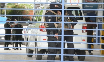 Exmilitar de la FAB implicado en 2 robos; lo trasladan a le FELCC.