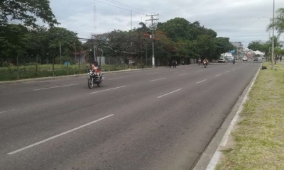 Poco tránsito en las calles cruceñas. 