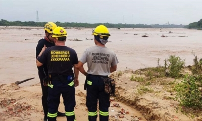 Grupos de rescate rastrean canales y rios para hallar a menores. Foto: JC Torrejón
