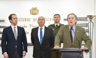 El ministro de Gobierno Arturo Murillo junto al eurodiputado Hernan Tertsch y el diputado español Víctor González