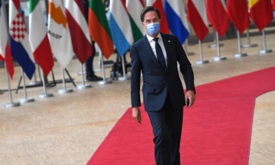 El primer ministro de los Países Bajos, Mark Rutte, llega al primer día de una cumbre de la Unión Europea (UE)