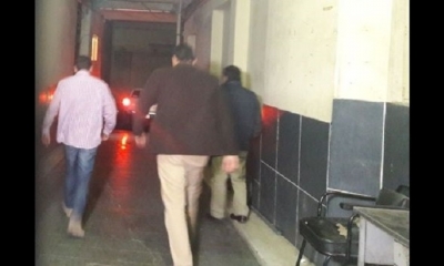 Los funcionarios llegaron esta noche a la Fiscalía de La Paz.
