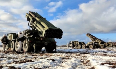 Rusia continúa concentrando tropas en la frontera con Ucrania. 