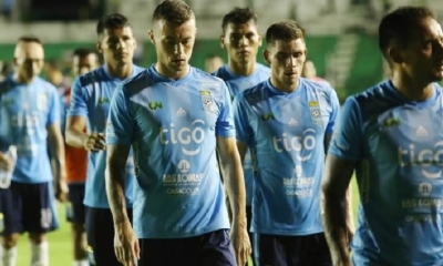 El primer plantel de la academia, por ahora, es dirigido por Roly Paniagua. Foto: Diez