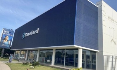 Oficina del Banco Fassil en la avenida Cristo Redentor.