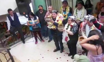 Ch’alla de inauguración de los baños del mercado