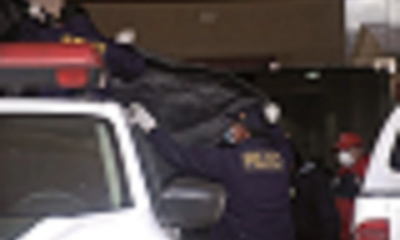 Efectivos de la Felcc en instalaciones de la UPEA luego de recoger los cuerpos de los fallecidos.