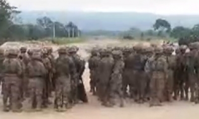 Los bloqueadores se dispersaron antes que llegues los policías y militares/Foto. Captura de pantalla 