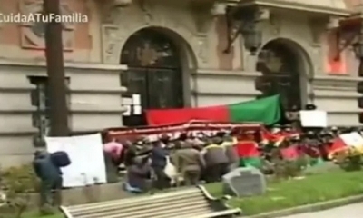 Las protestas llegaron hasta Palacio Consistorial.