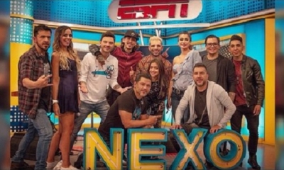 Bonny Lovy y Alkilados posan para la foto en Colombia. Foto: RRSS