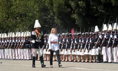 La presidenta Jeanine Áñez en el acto de reconocimiento de las FFAA. Foto: ABI