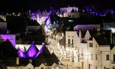Bloqueo completo durante la temporada navideña como parte de los esfuerzos para frenar la propagación de COVID-19 en Alberobello, Italia | Reuters