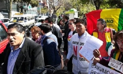 Las plataformas ciudadanas entregaron una carta al Tribunal Supremo Electoral (TSE). Foto: EL DEBER