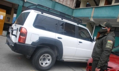 Un oficial de la Policía, en dependencias de la Felcc, en La Paz.