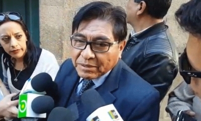 Rector de UPEA oficializó en Palacio de Gobierno su pedido de diálogo con Evo Morales.