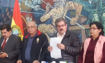 Albarracín aseguró que la decisión fue asumida a pedido de las propias bases de los universitarios y docentes.