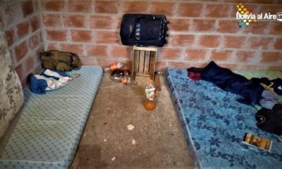 Espacio en el que vivían personas que realizan un trabajo en condiciones de esclavitud en una quinta de La Plata. INFOBAE