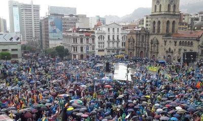 Arribo de los marchistas a la plaza San Francisco.