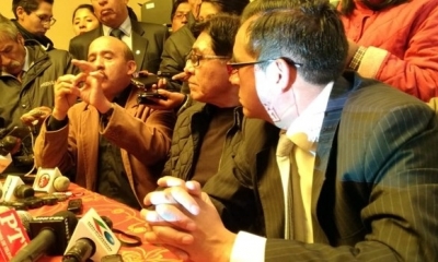 Autoridades de la UPEA explicaron su tesis en conferencia de prensa. Foto: Edwin Apaza.