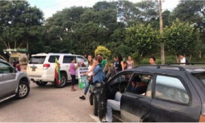 Un grupo de vecinos bloqueó desde las primeras horas de este miércoles una de las vías de la avenida San Martín