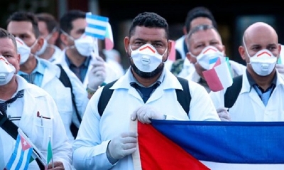 Médicos cubanos llegan a Italia por emergencia por el coronavirus. | Fuente: EFE