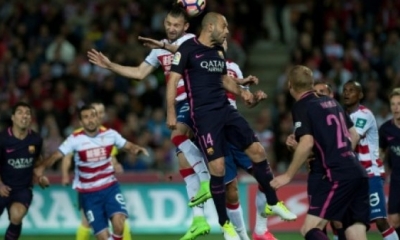 /Archivos | Un lance del partido liguero entre el Granada y el FC Barcelona disputado el 2 de abril de 2017 en la ciudad andaluza